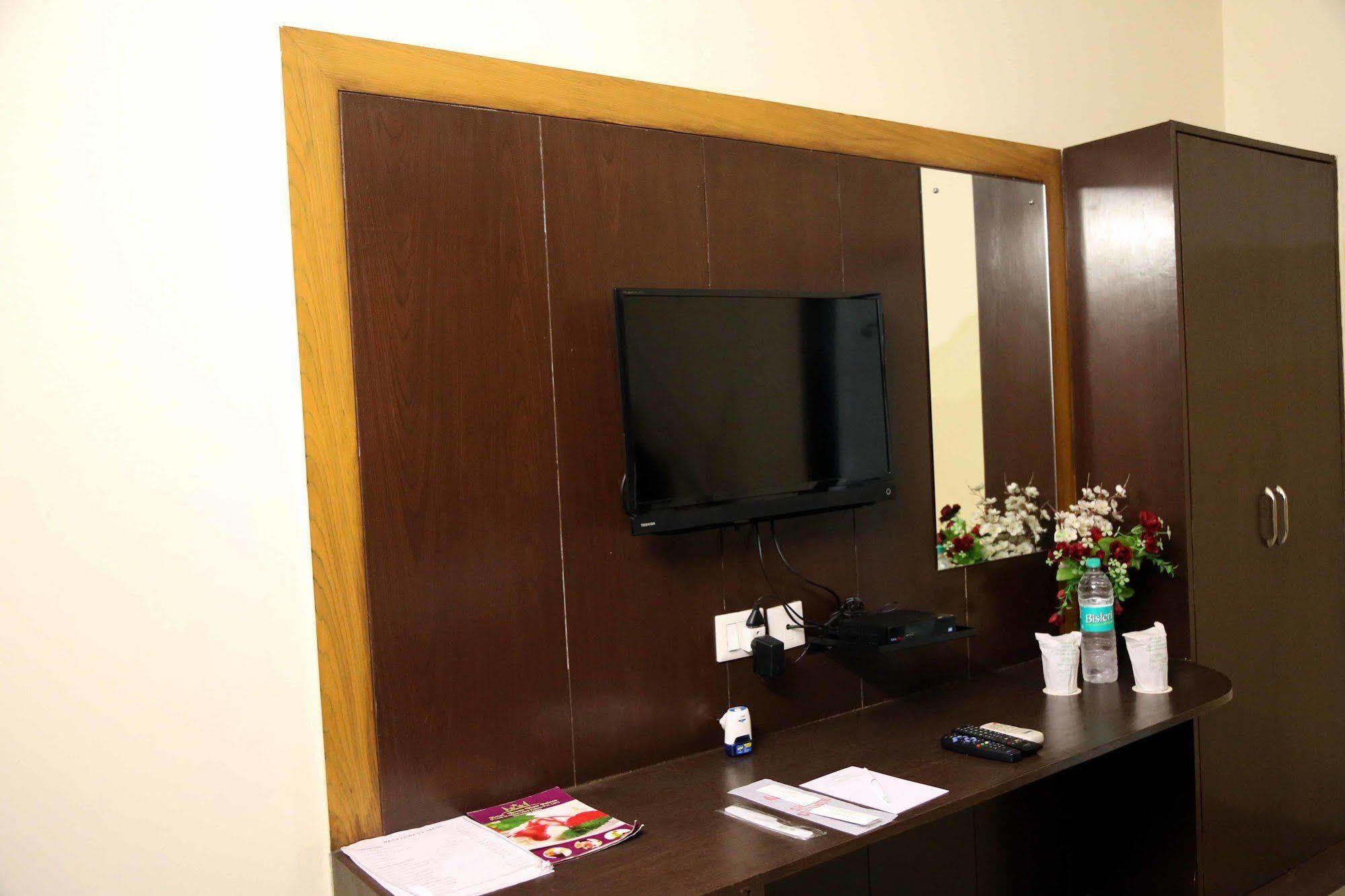 Treebo Green View, Noida Indirapuram Εξωτερικό φωτογραφία